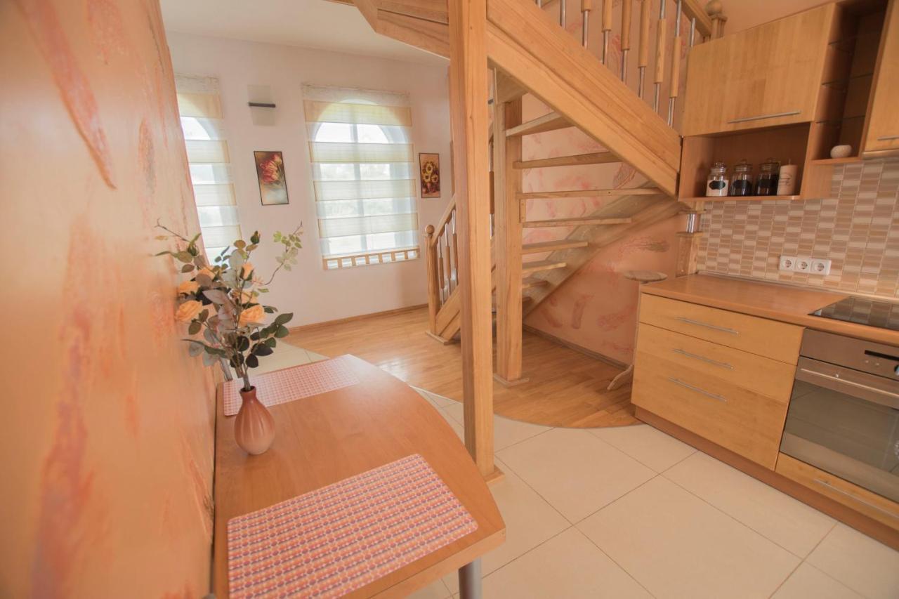 Lucy Apartments Шяуляй Екстер'єр фото